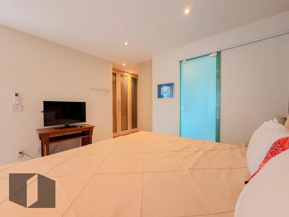 Furnished apartment, 186 m², with a grill on the balcony — photo 15