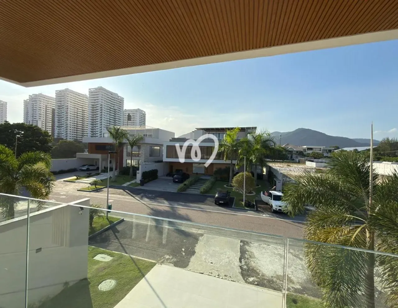 Furnished house with 5 bedrooms and an open kitchen — photo 24