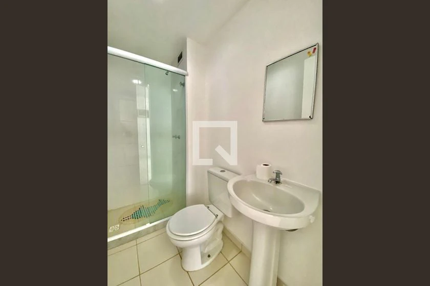 Apartamento de 2 quartos em condomínio com piscina — photo 2