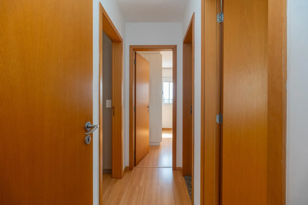 Unfurnished 3-bedroom apartment with glass balcony — photo 18