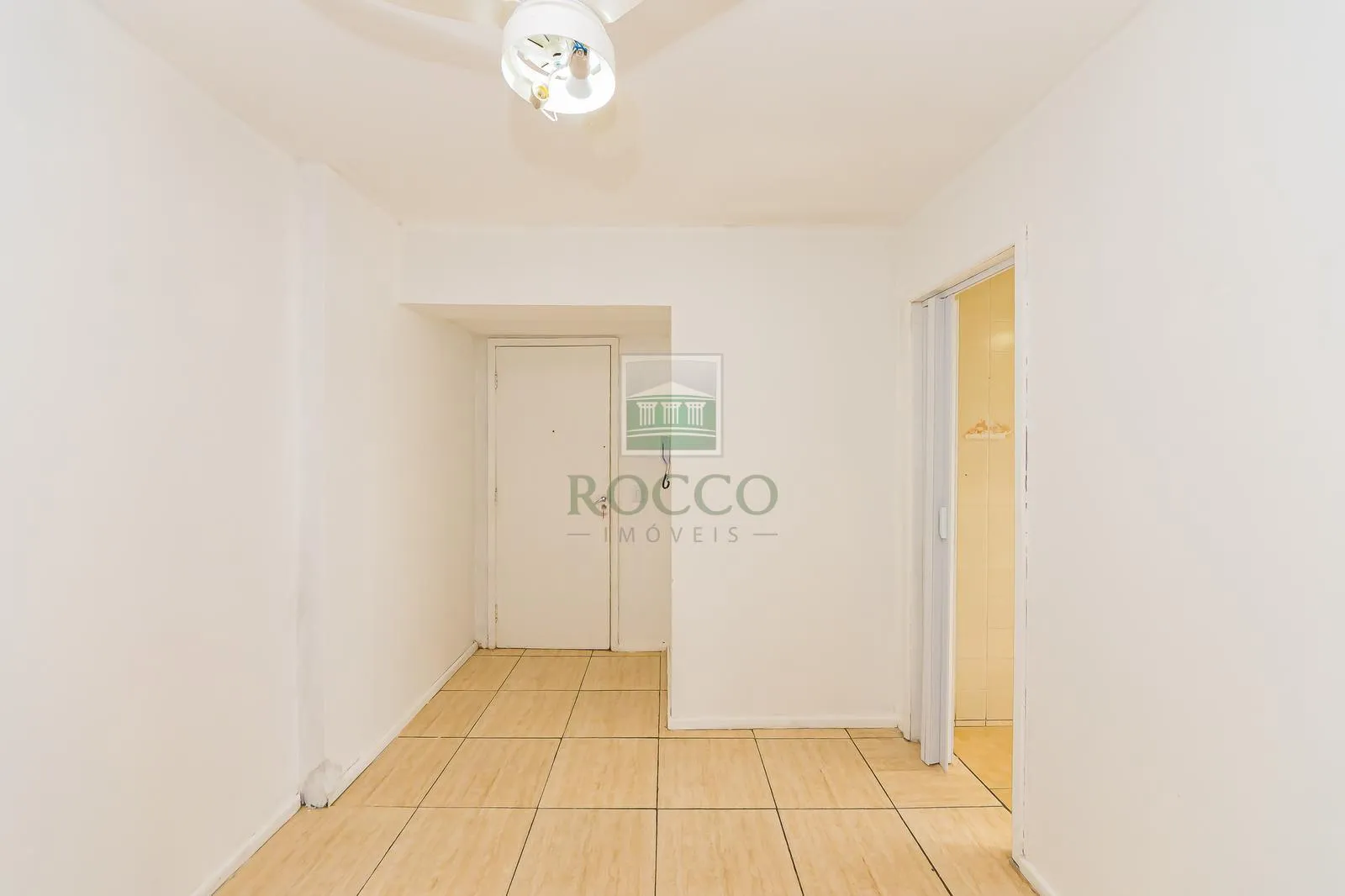 2-bedroom apartment with a glass shower enclosure on the 7th floor — photo 13