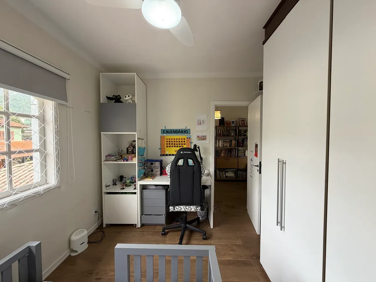 Balcony with a grill in a 3-bedroom house, 160 m² — photo 14