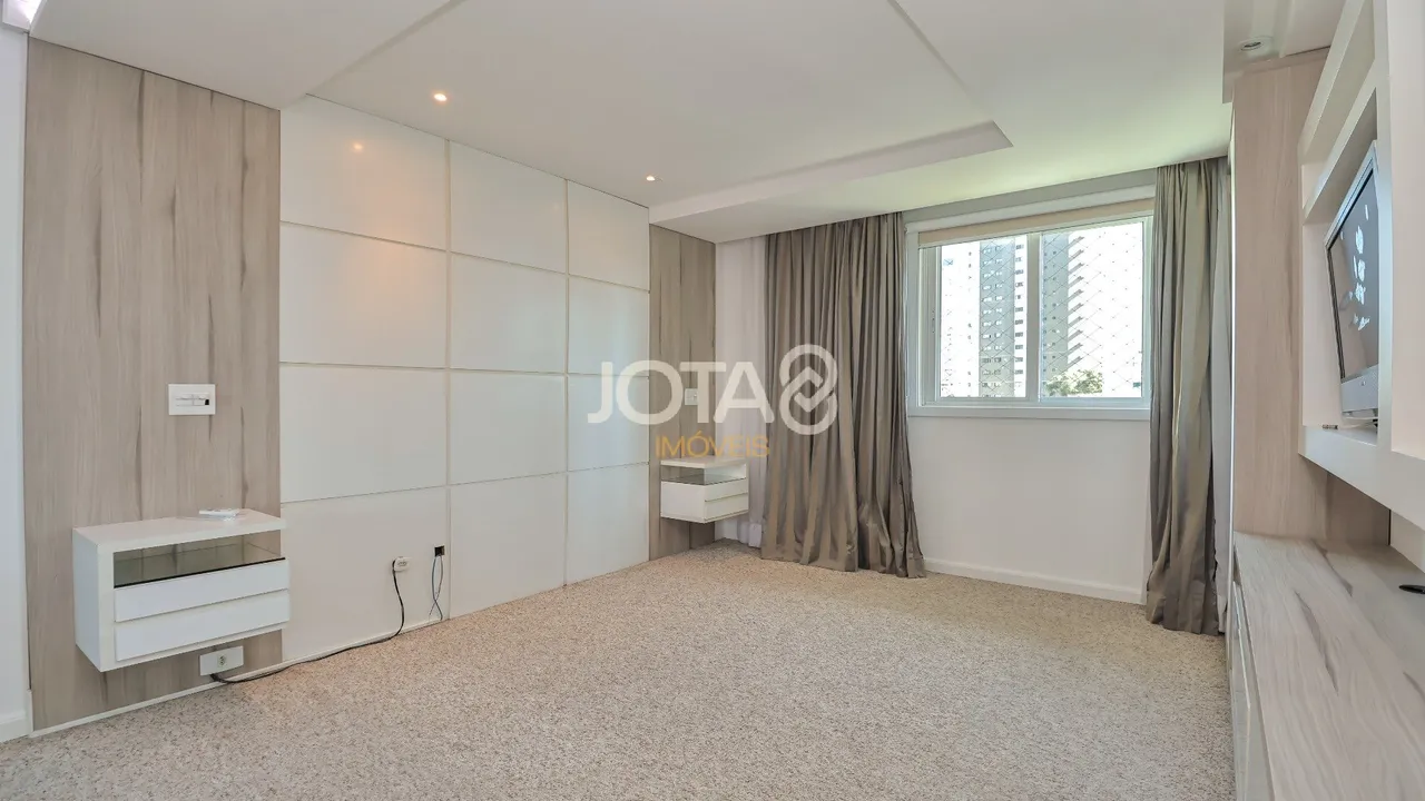 Furnished 3-bedroom apartment with a private BBQ — photo 17