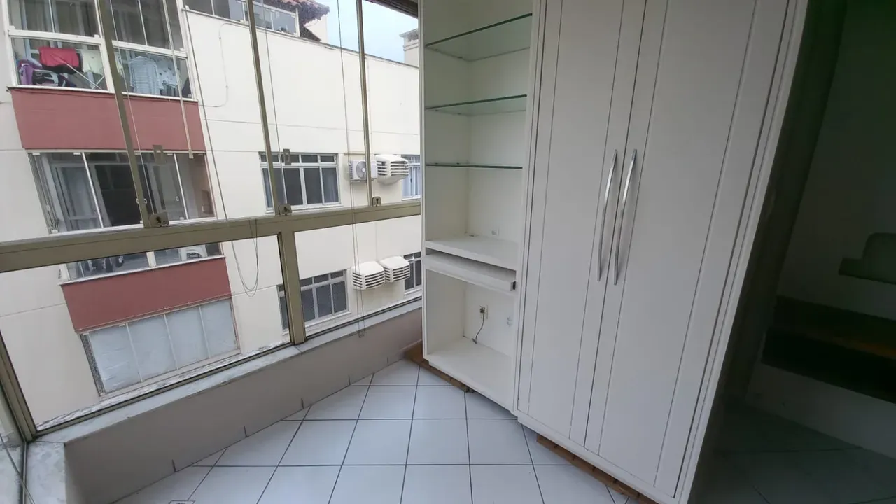 Apartment on the 4th floor with a glass-enclosed balcony — photo 5