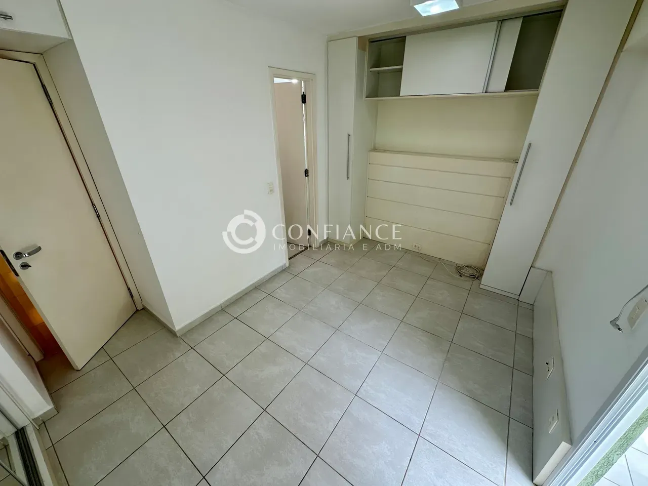 2-bedroom apartment with 2 bathrooms and a balcony — photo 14