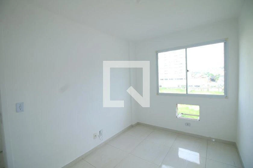 2-bedroom apartment in a building with a pool — photo 20