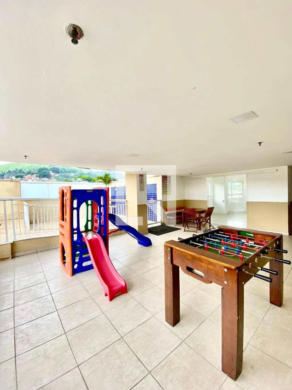 Apartamento de 2 quartos em condomínio com piscina — photo 25