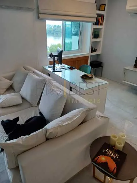 Furnished 3-bedroom apartment with enclosed balcony — photo 24