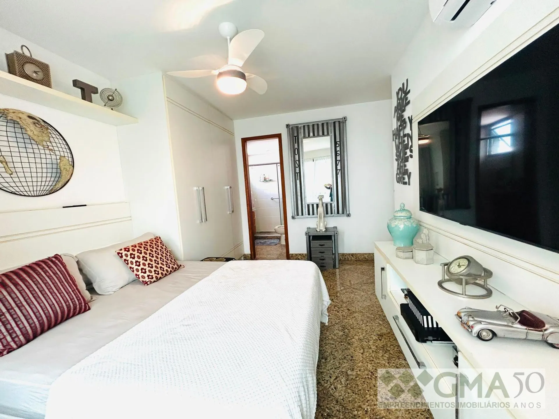 Apartment with 4 bedrooms and 5 bathrooms, 2 parking spaces — photo 22