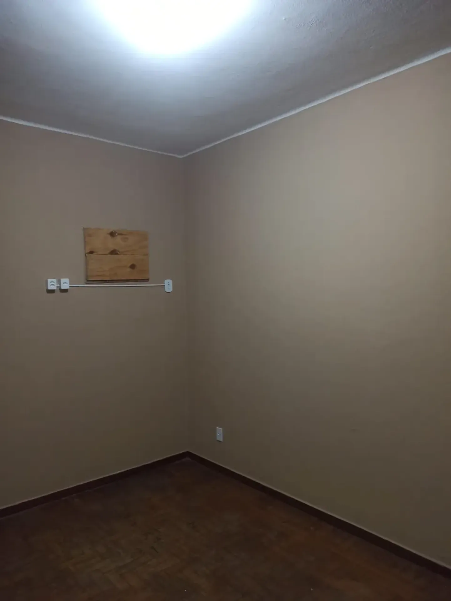 Apartment on the 2nd floor with wood or laminate floors — photo 12