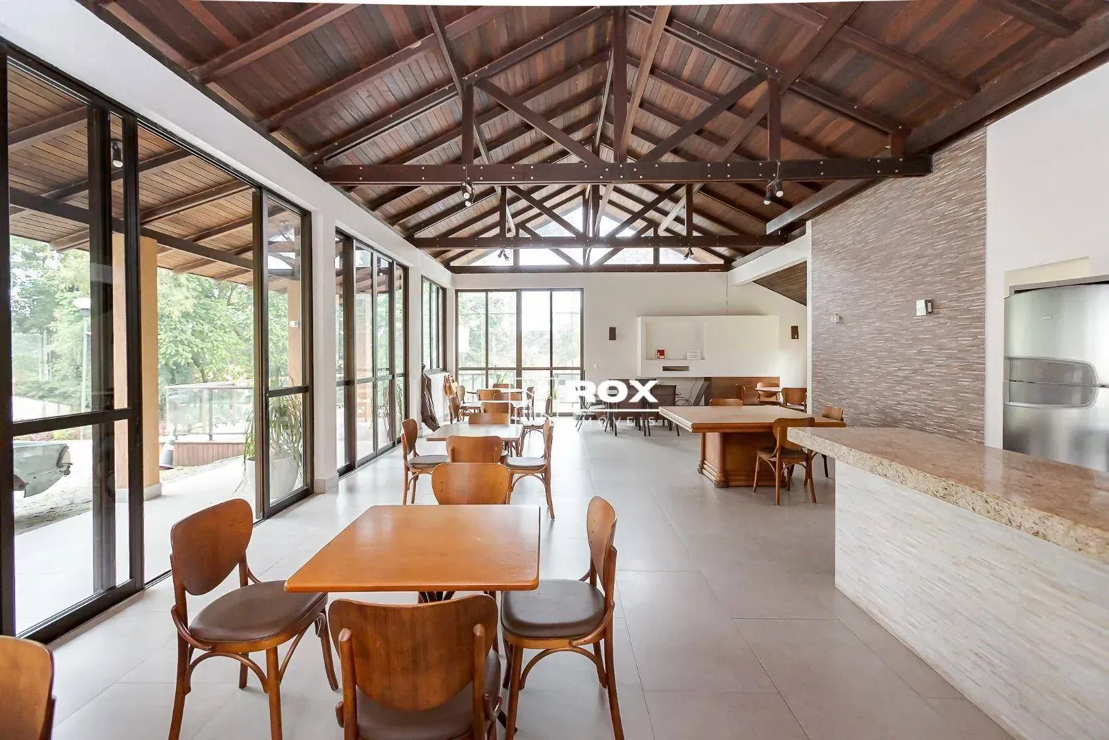 Unfurnished 598 m² house with 6 parking spaces — photo 52