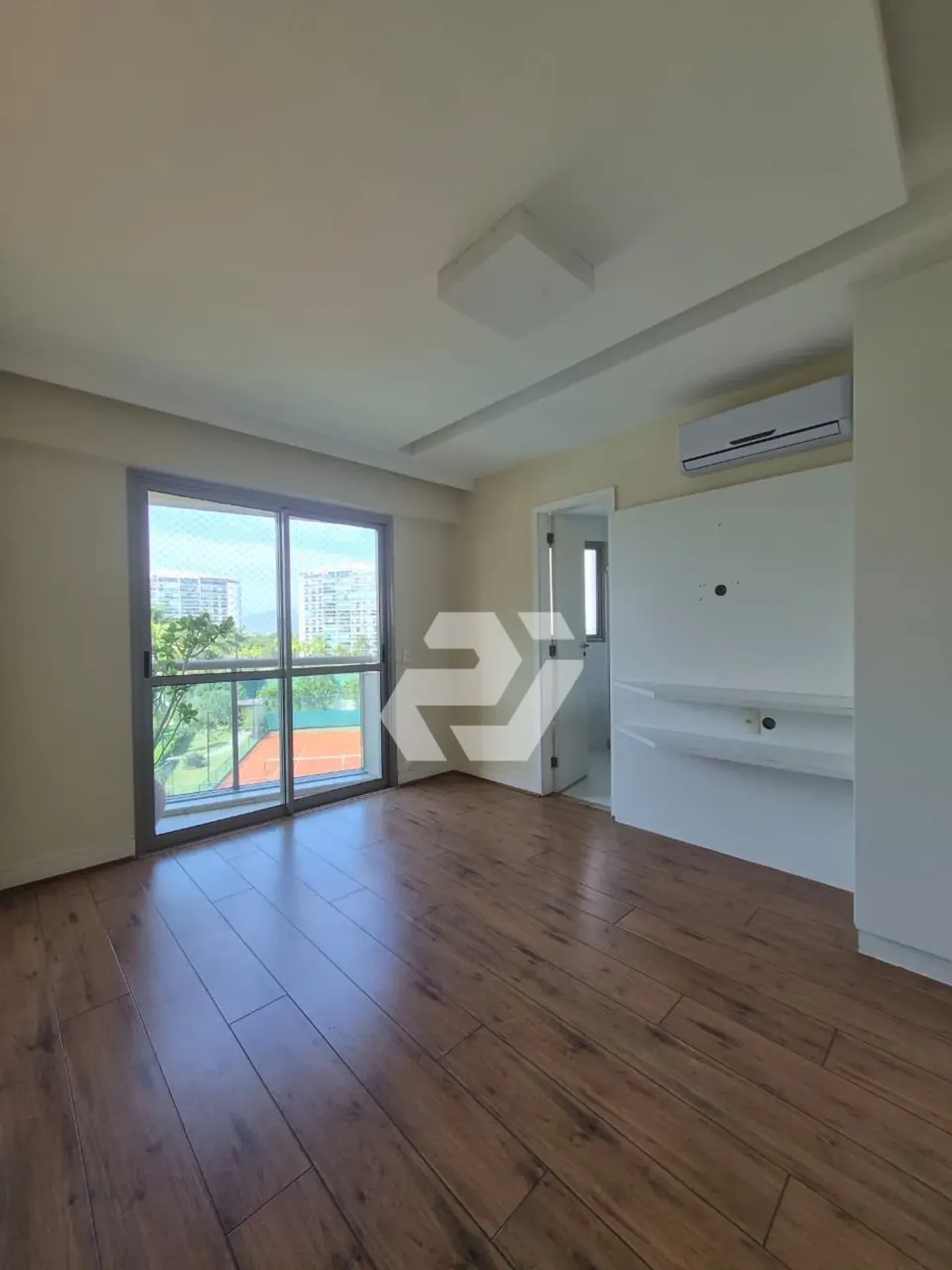Apartment with 4 en-suite bedrooms and private garden — photo 10