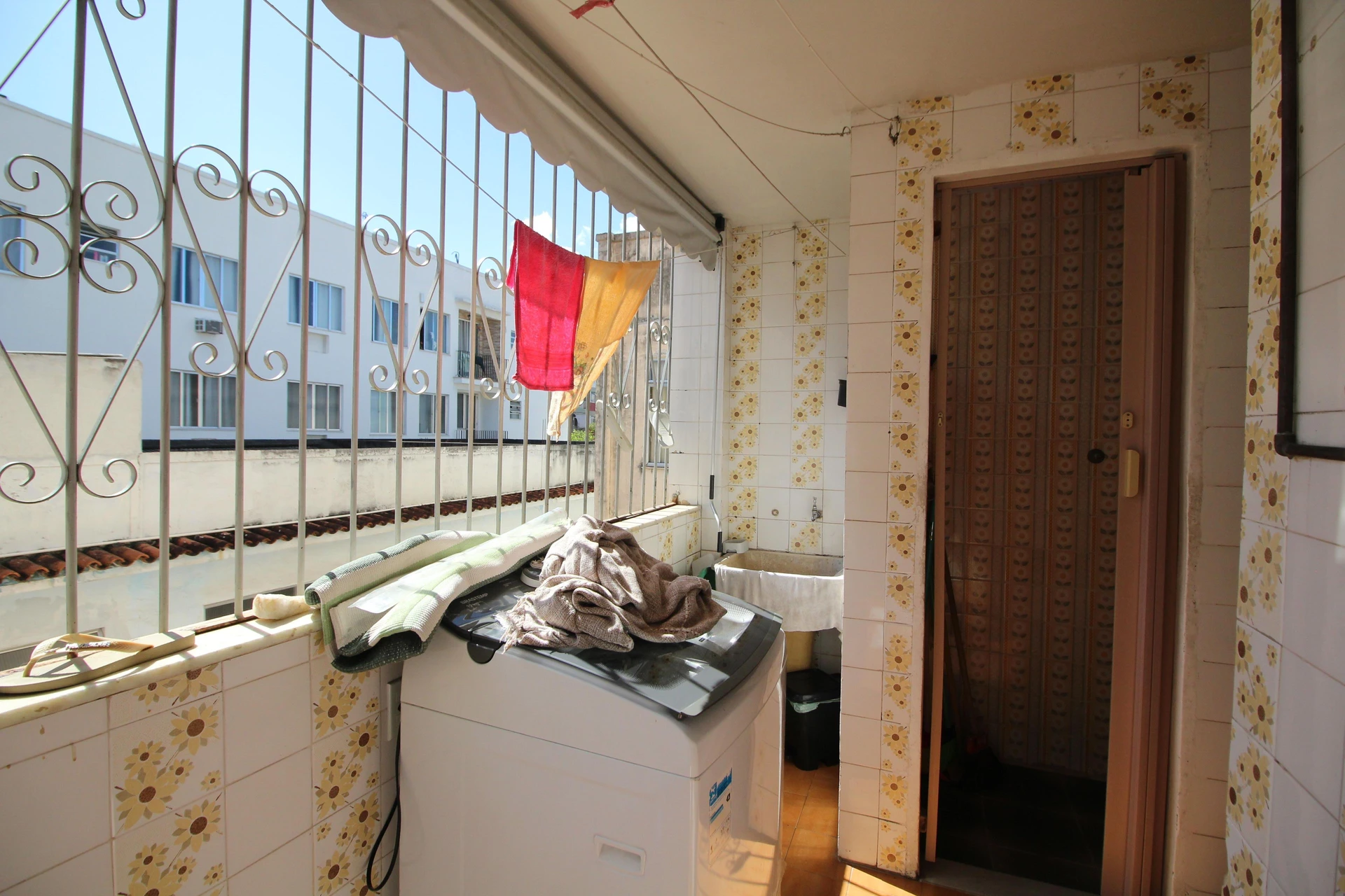 Furnished 2-bedroom apartment with 2 bathrooms — photo 23