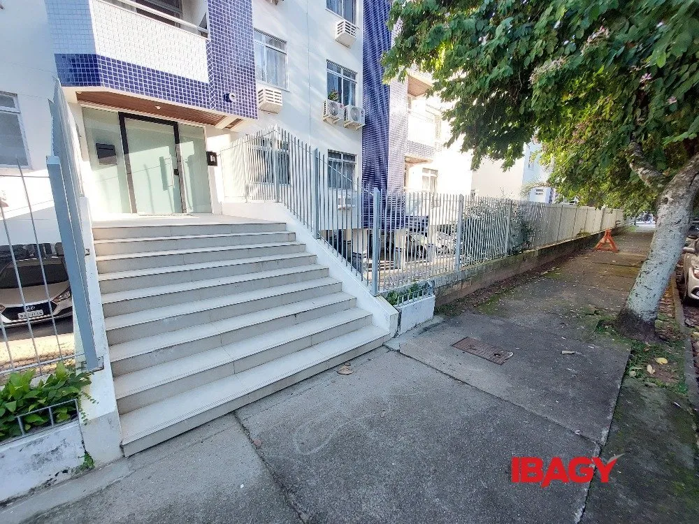 Меблированная квартира с 1 спальней, балконом и 50 м² — photo 18