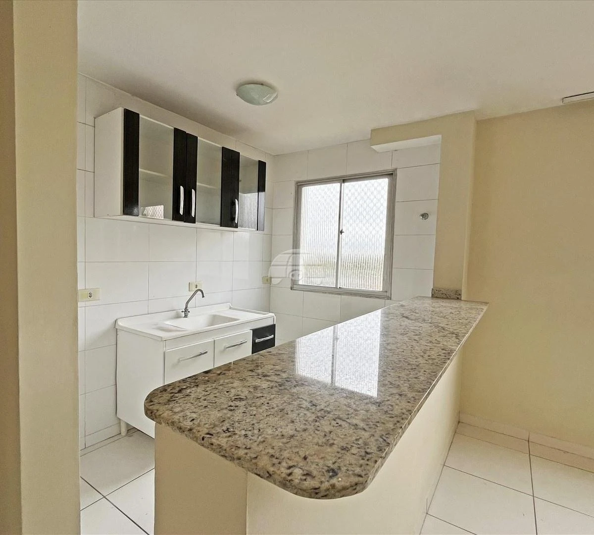 One-bedroom apartment with a washing machine — photo 2