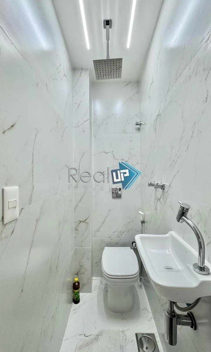 Квартира 212 м²: 3 спальни и 3 ванные комнаты — photo 22