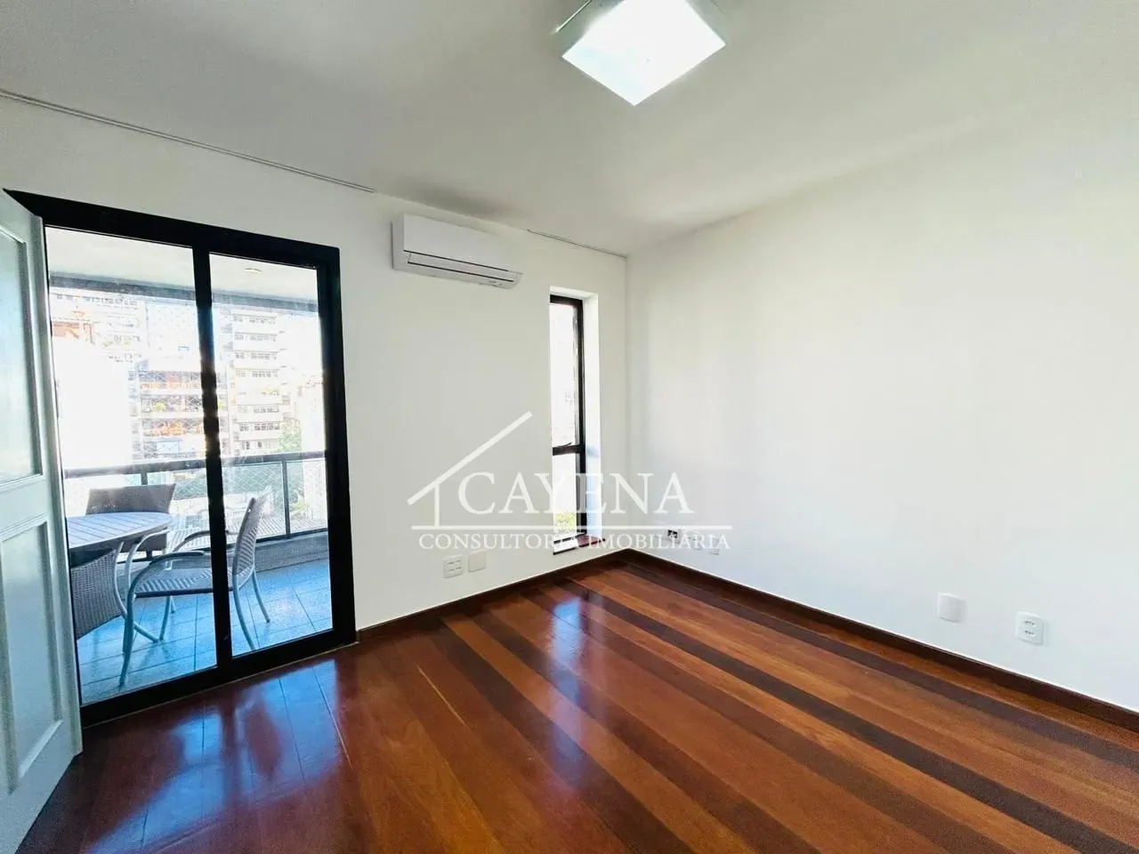 Apartment with 247 m², 3 bedrooms and 4 bathrooms — photo 24