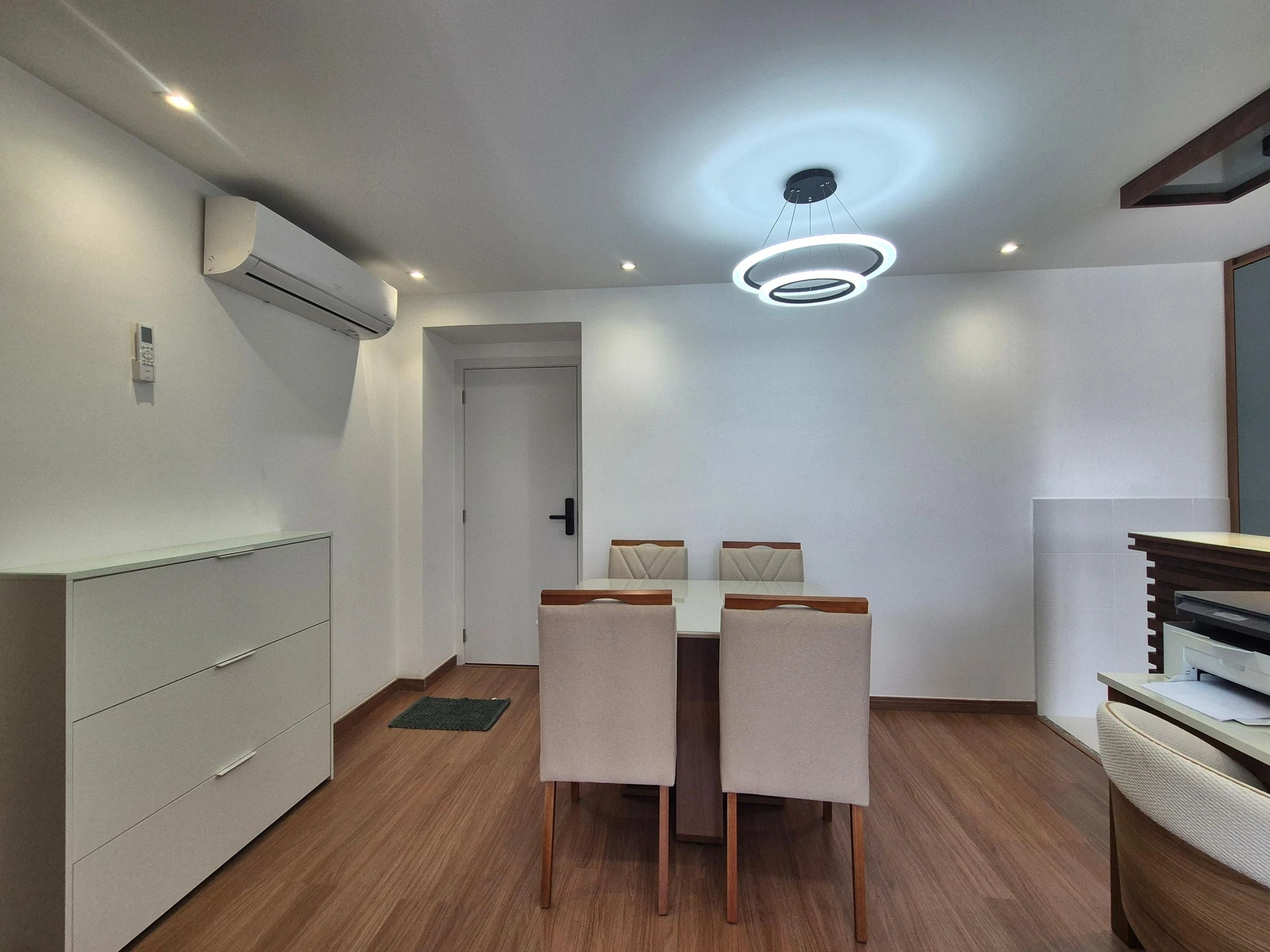 Furnished 2-bedroom apartment with enclosed balcony — photo 17