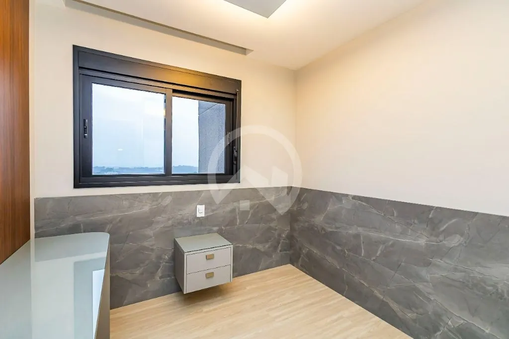 2-bedroom apartment with open-plan kitchen and parking — photo 10