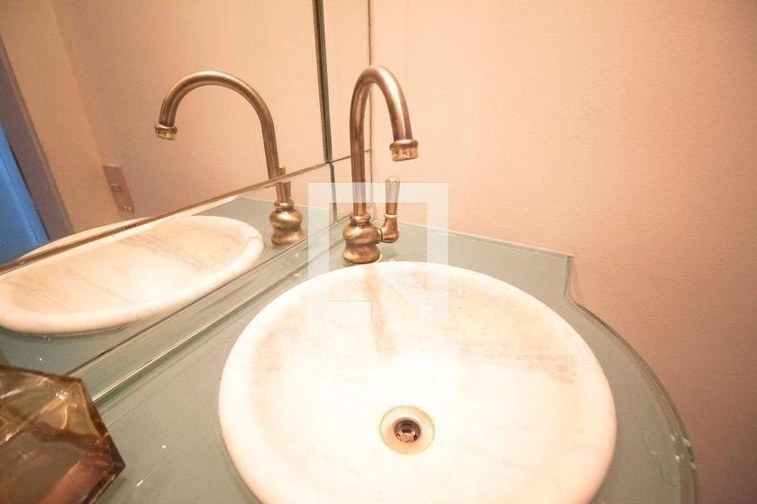 Penthouse for rent with 4 bedrooms and 210 m² — photo 44