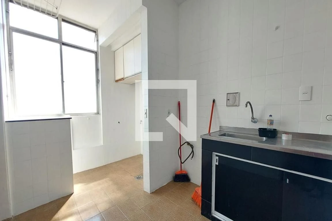 2-bedroom apartment in a building with a pool — photo 11