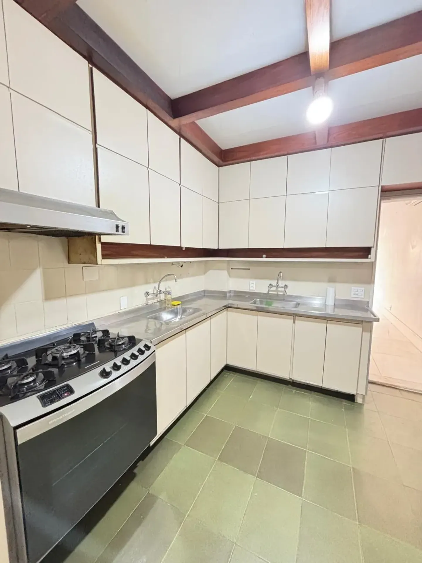 Apartamento sem mobília com ar-condicionado e 4 quartos — photo 34