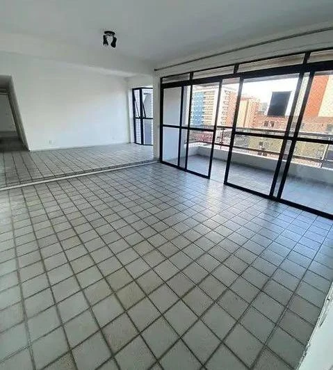156 m² apartment with 3 bedrooms and 3 bathrooms — photo 8