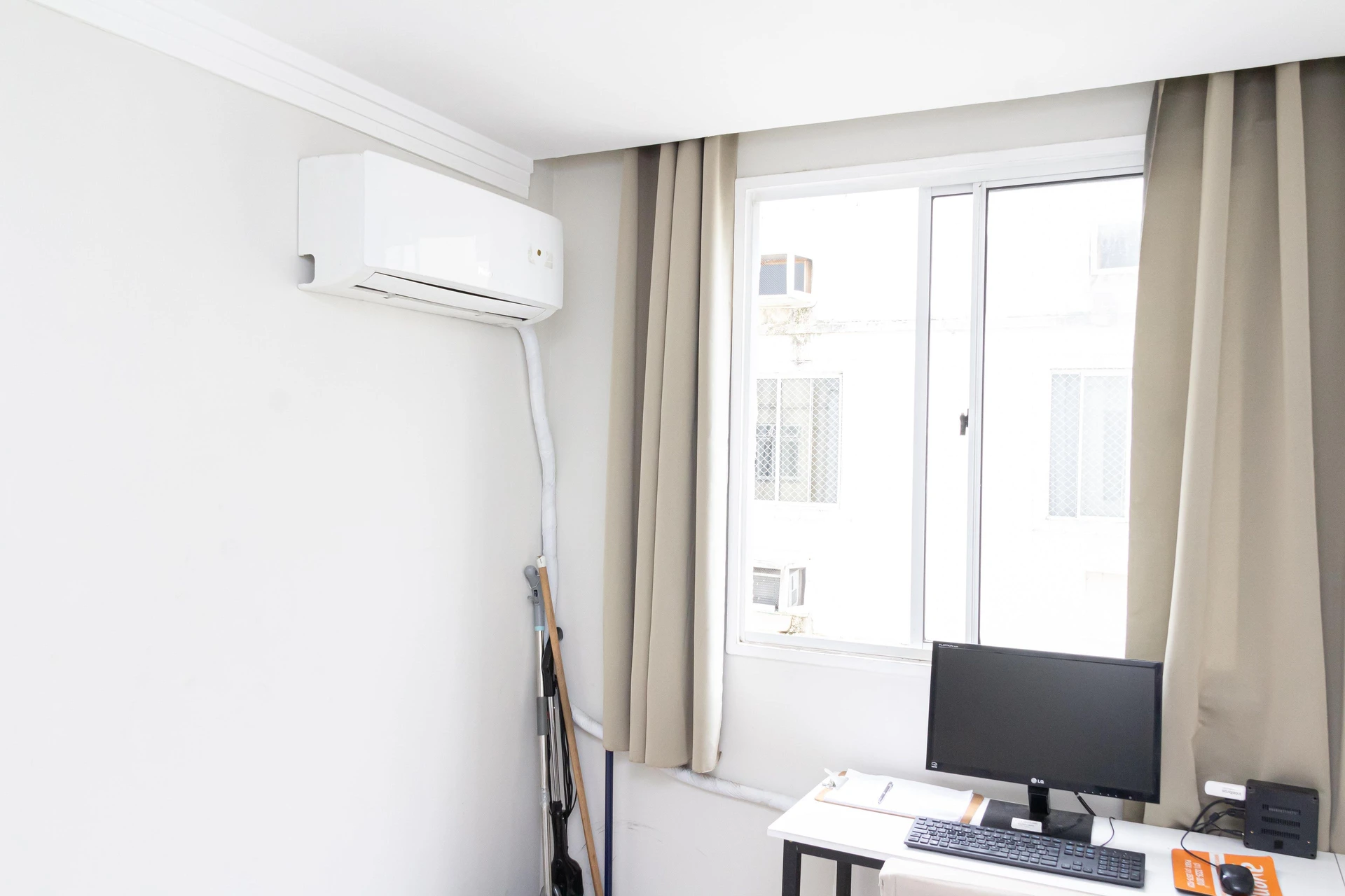 Apartamento mobiliado de 2 quartos em condomínio com piscina — photo 25