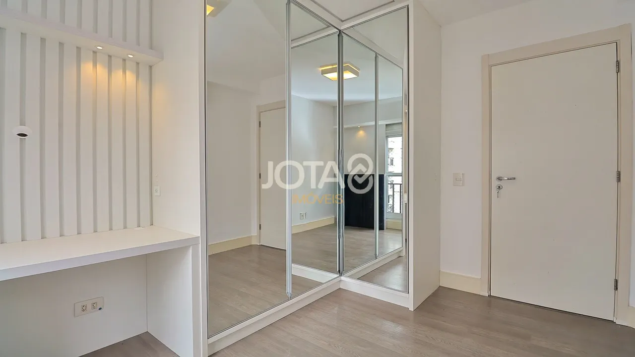 Apartment with 4 bedrooms and a private BBQ — photo 20