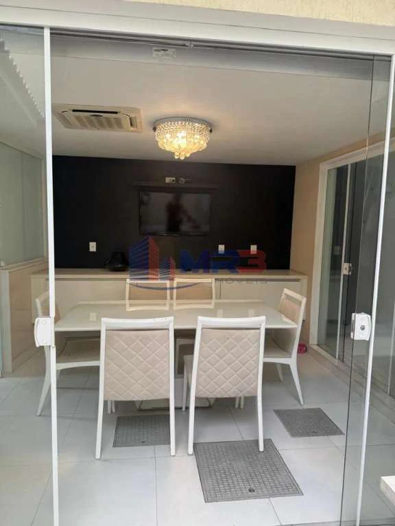 Casa triplex mobiliada com 4 suítes e 9 banheiros — photo 2