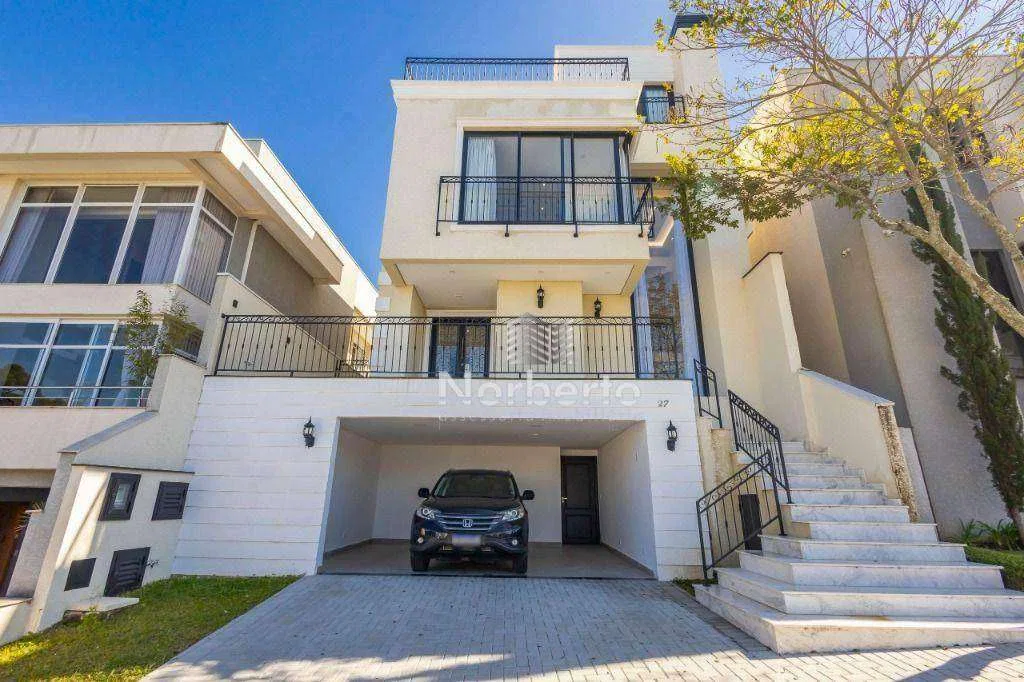 3-bedroom house with a bathtub in Curitiba — photo 6