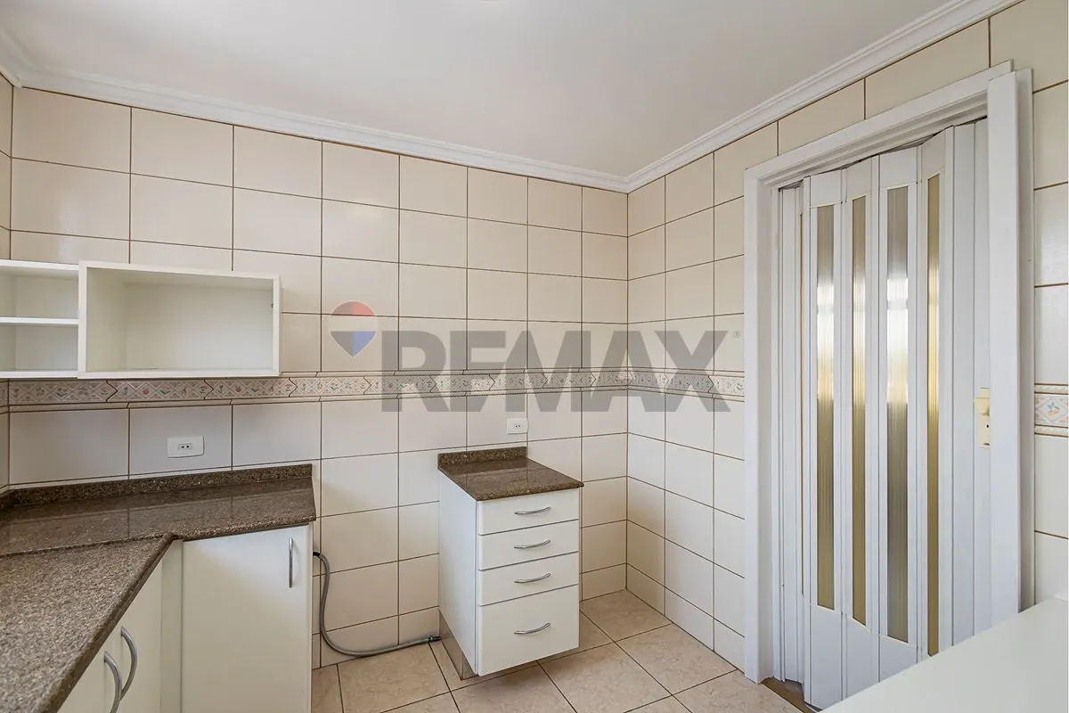 Wood or laminate floors in a 2-bedroom apartment, 70 m² — photo 29