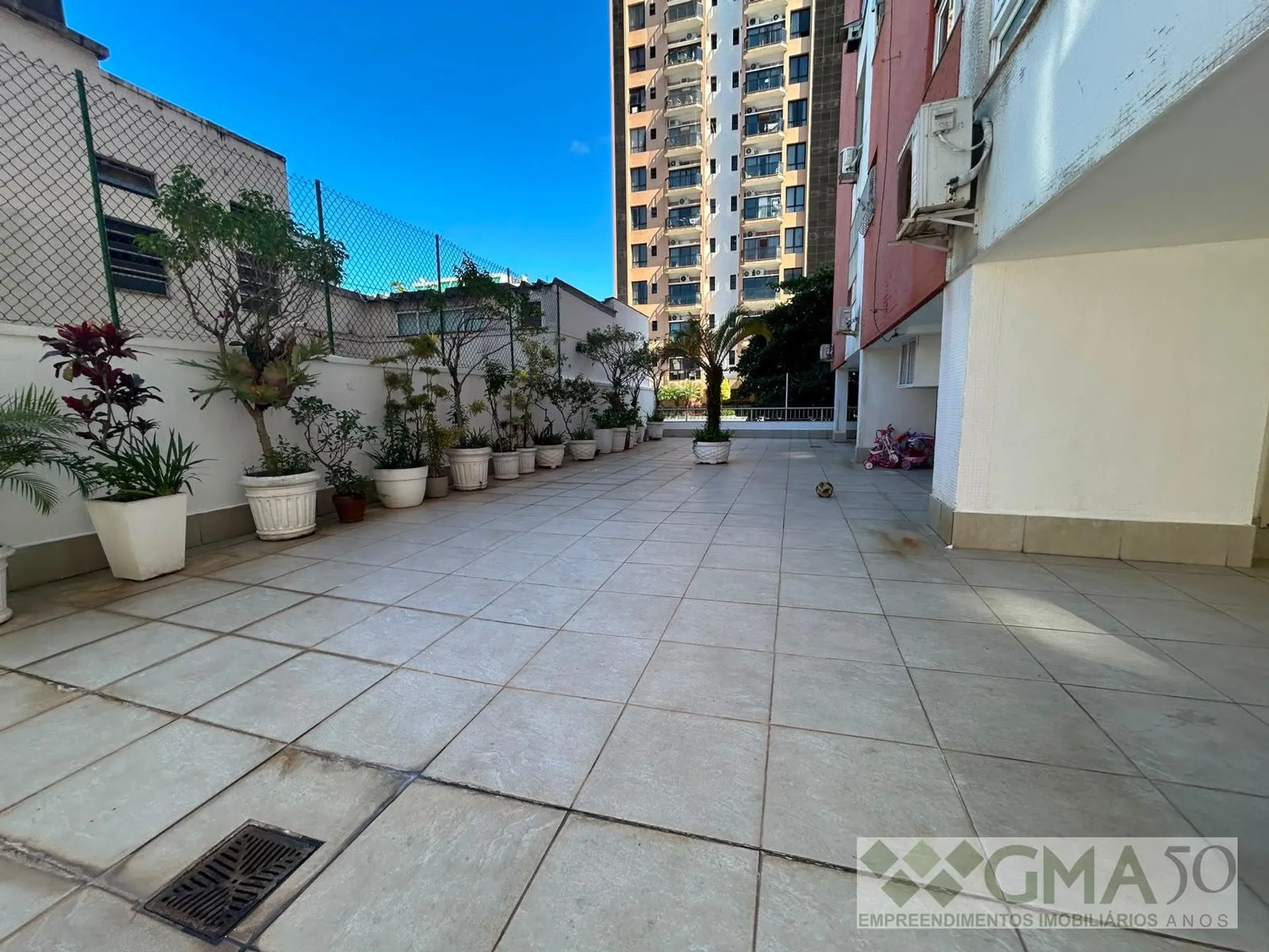 Apartment with 3 bedrooms and a closed kitchen — photo 31
