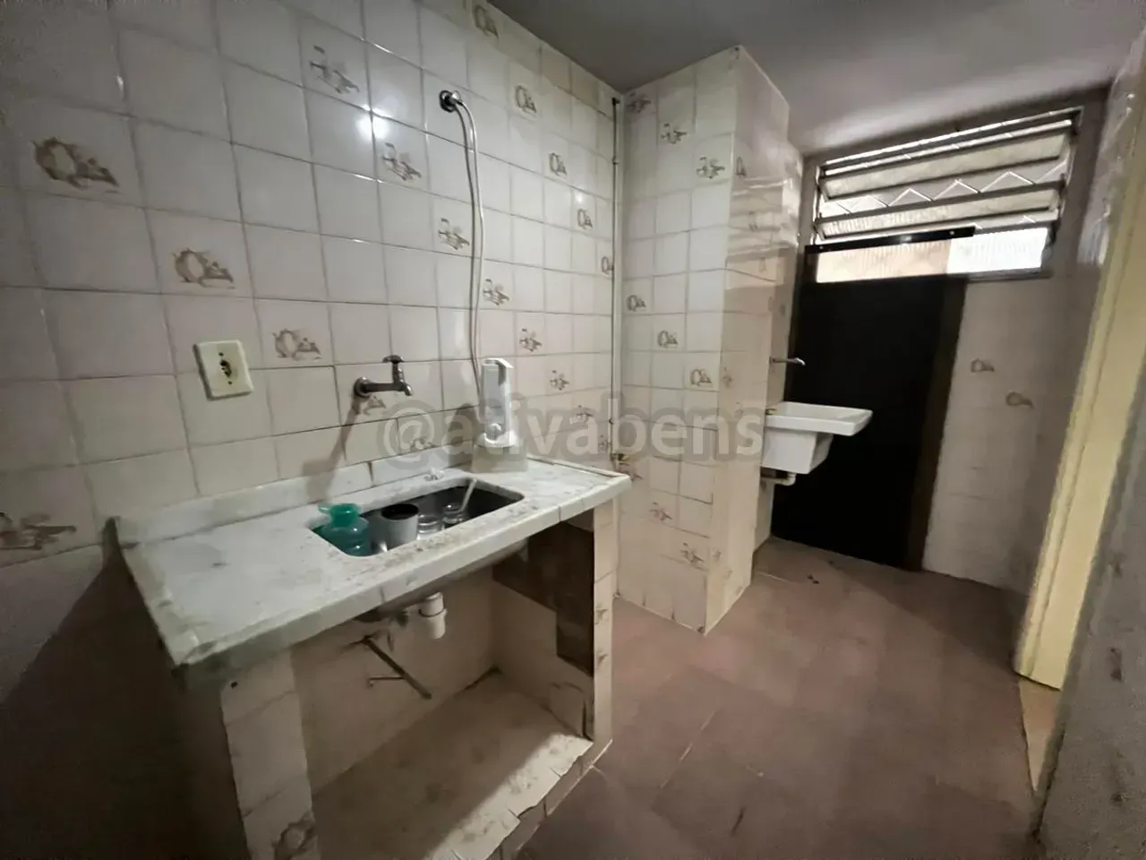 Unfurnished apartment with a separate kitchen and 1 bedroom — photo 13