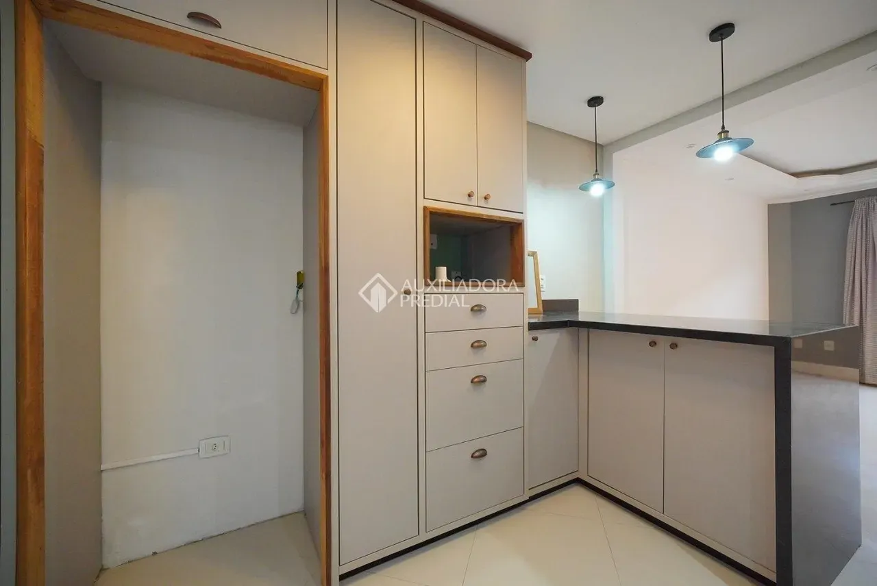 Walk-in closet in a 3-bedroom house, 140 m² — photo 18