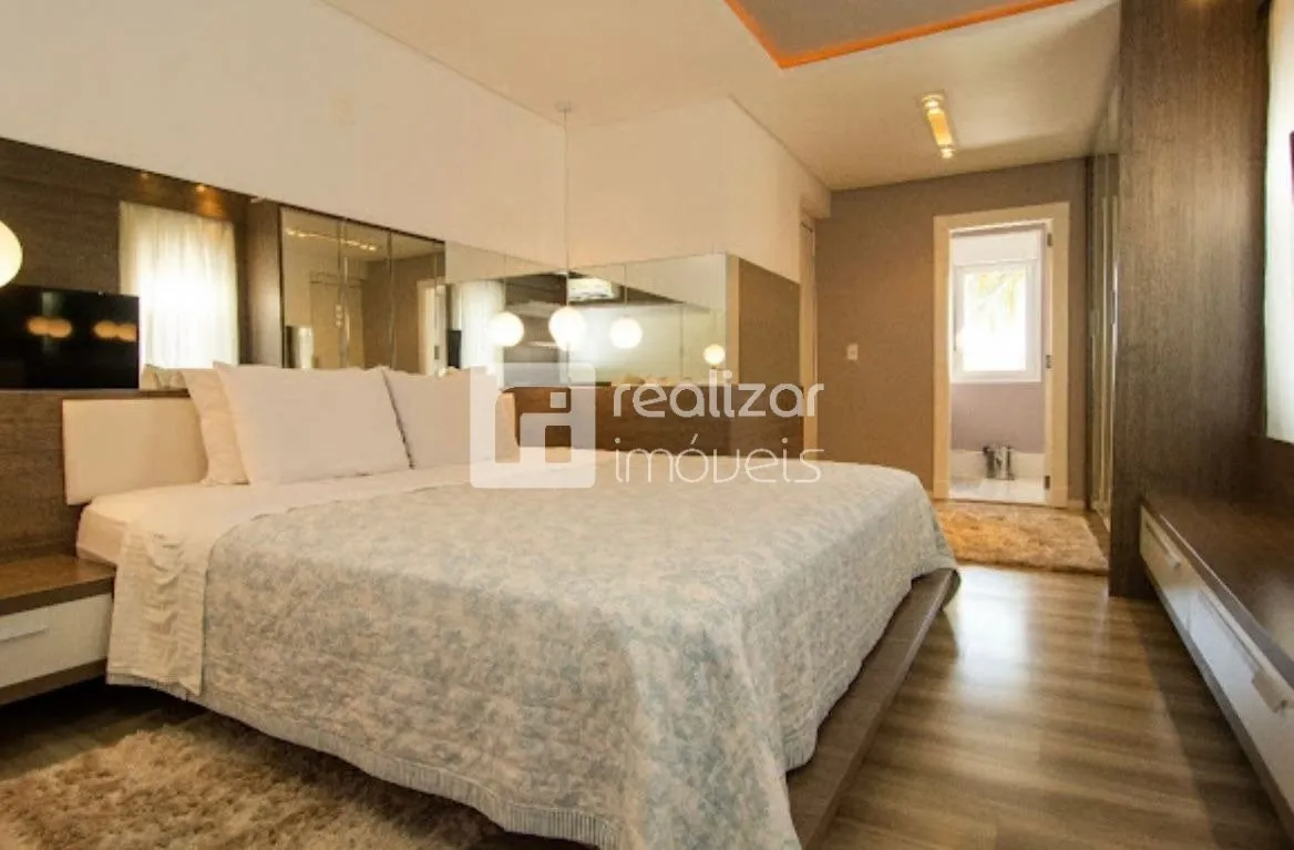 Furnished 600 m² house with 5 en-suite suites and parking — photo 4