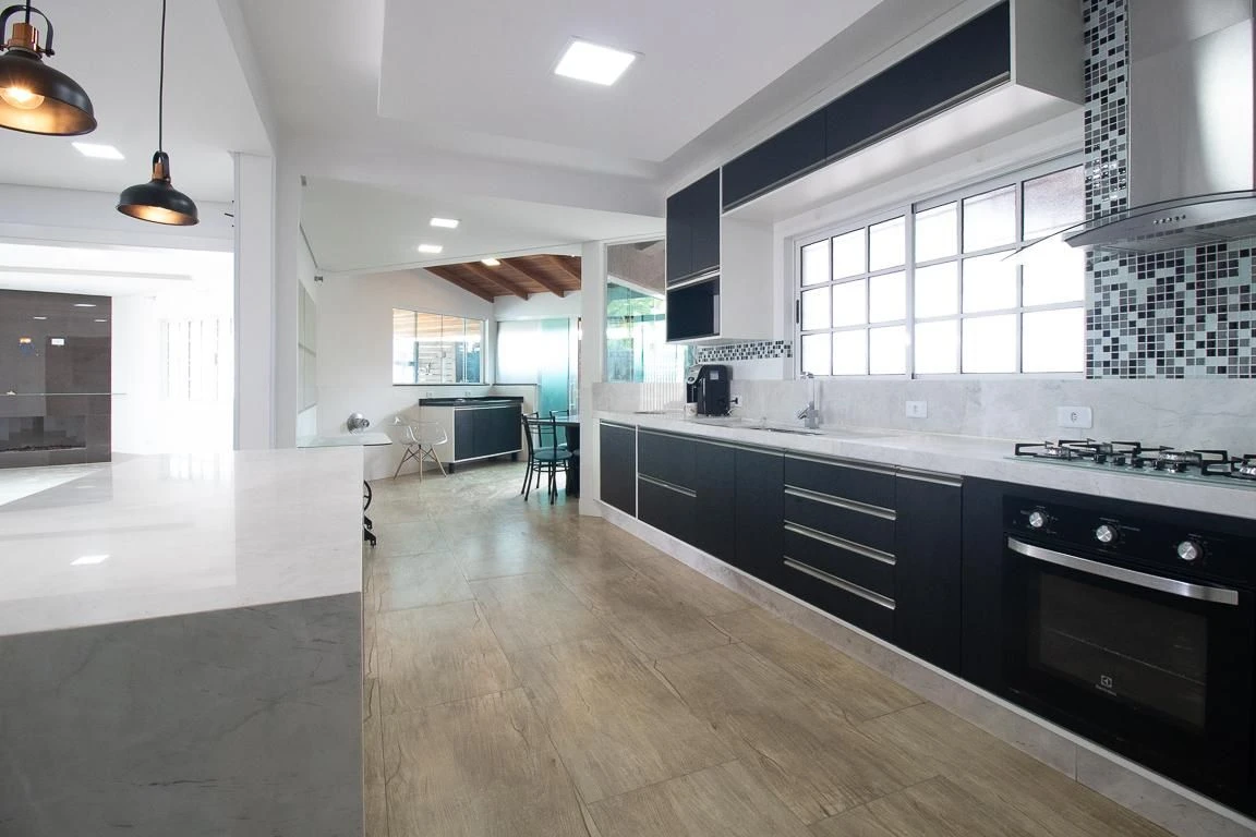 3-bedroom house with a jacuzzi — photo 9