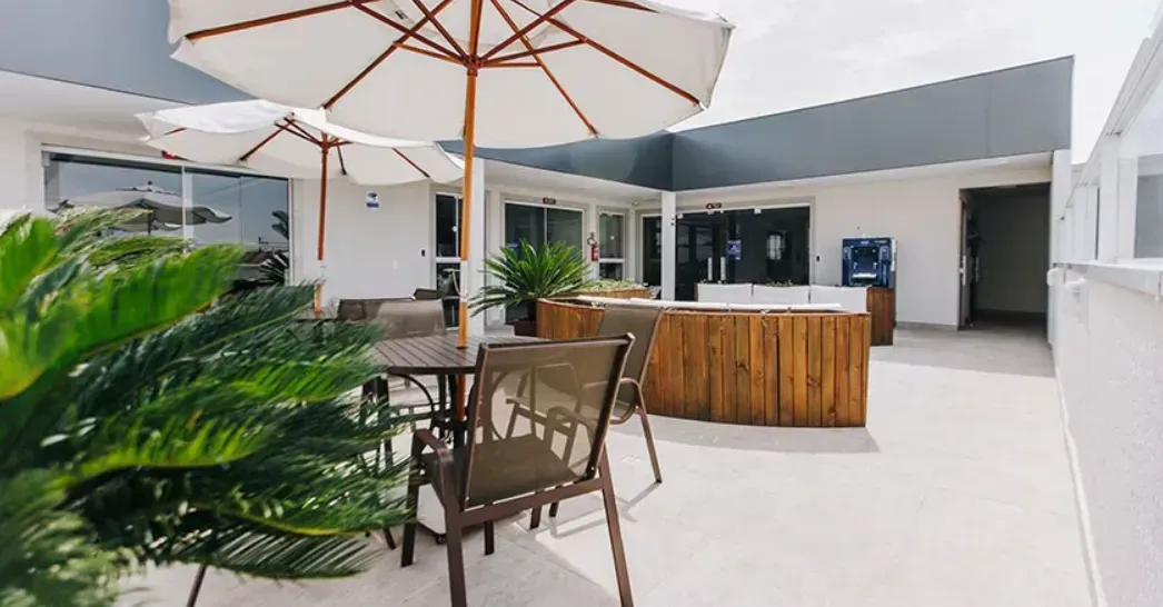 Furnished 2-bedroom apartment with a balcony — photo 8