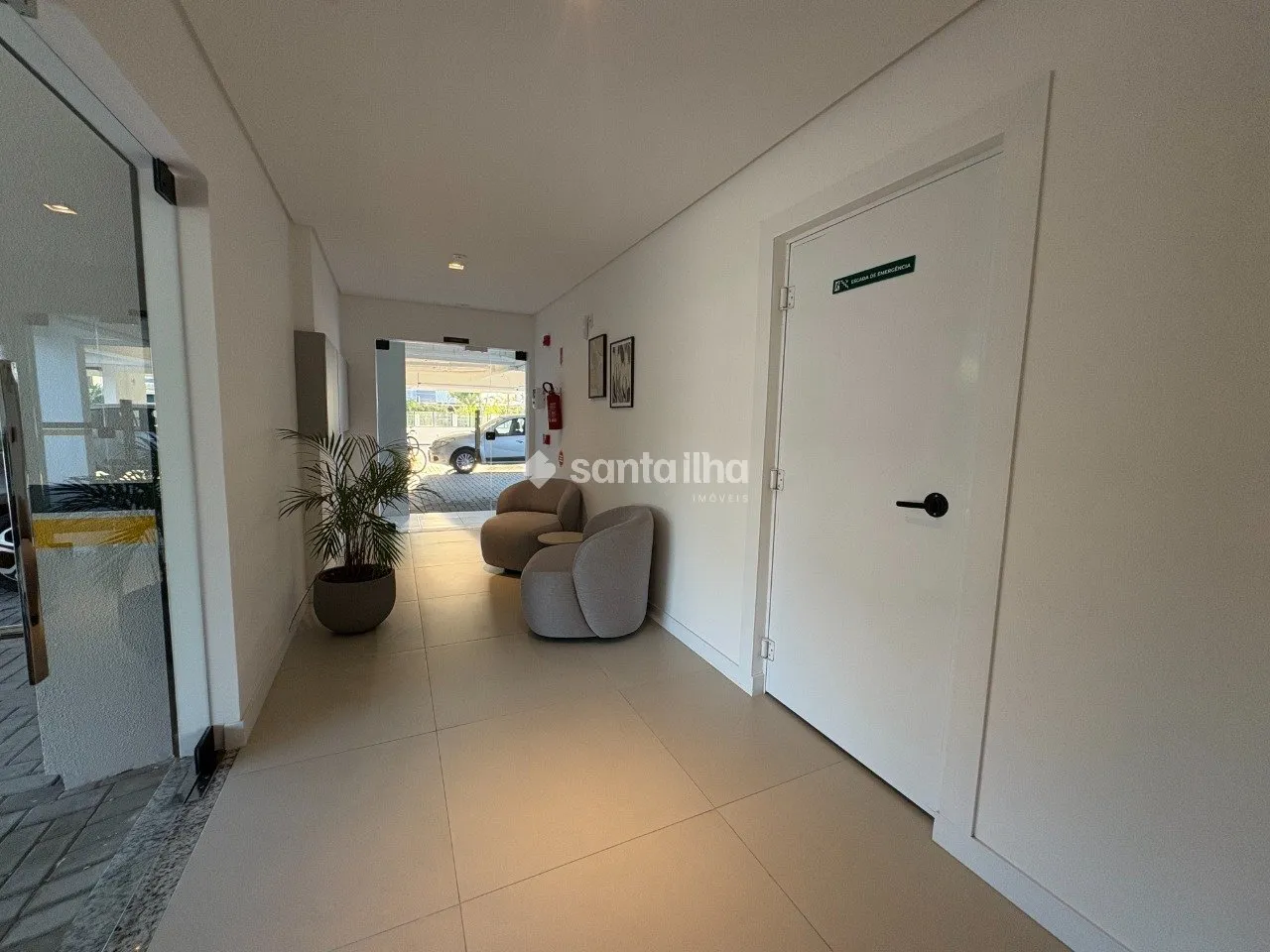 Furnished 1-bedroom apartment with 57 m² and parking — photo 29