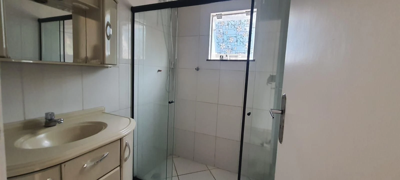 3-bedroom house with 4 bathrooms and 1 parking spot — photo 7