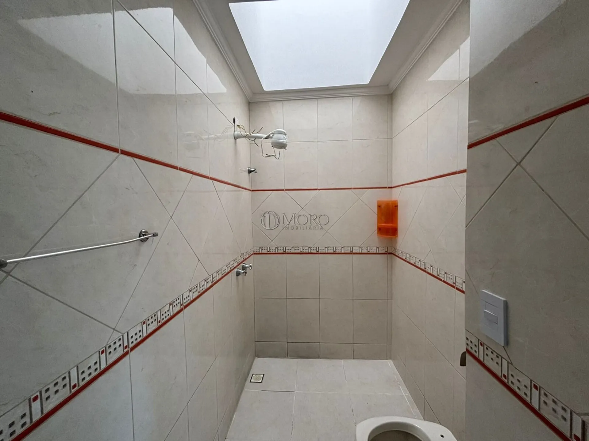 Townhouse with a closed kitchen and 3 bedrooms — photo 9