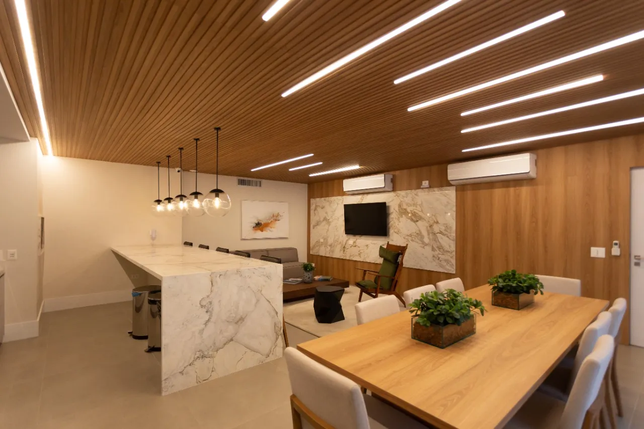 3-bedroom apartment in a building with a gym — photo 30