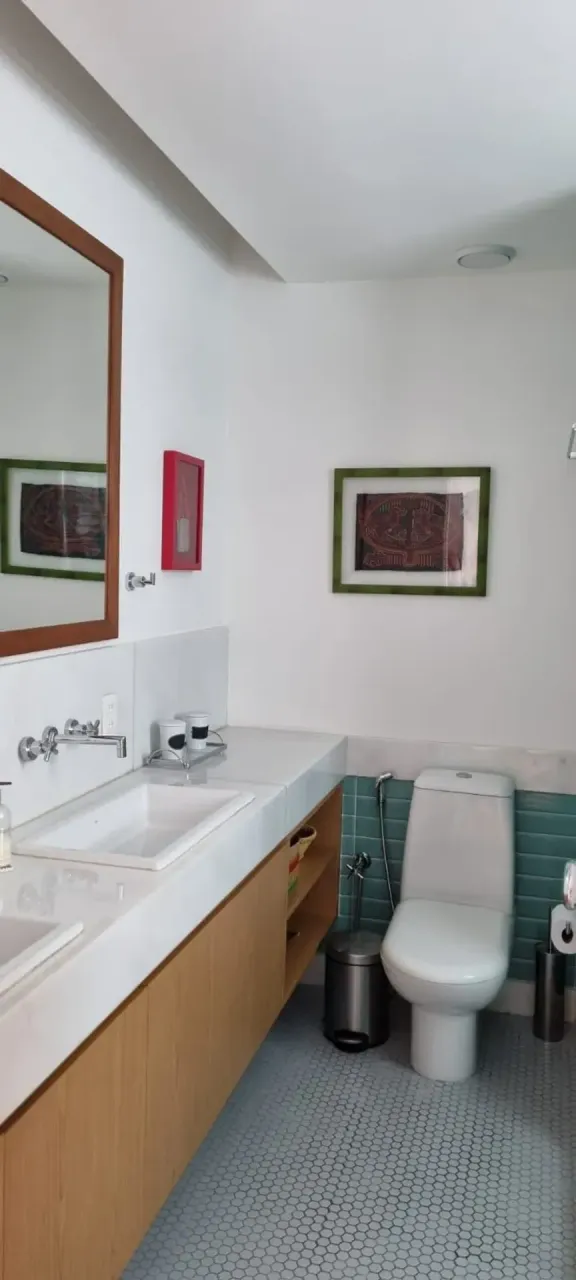Apartamento con 3 dormitorios y ventanales de suelo a techo — photo 17