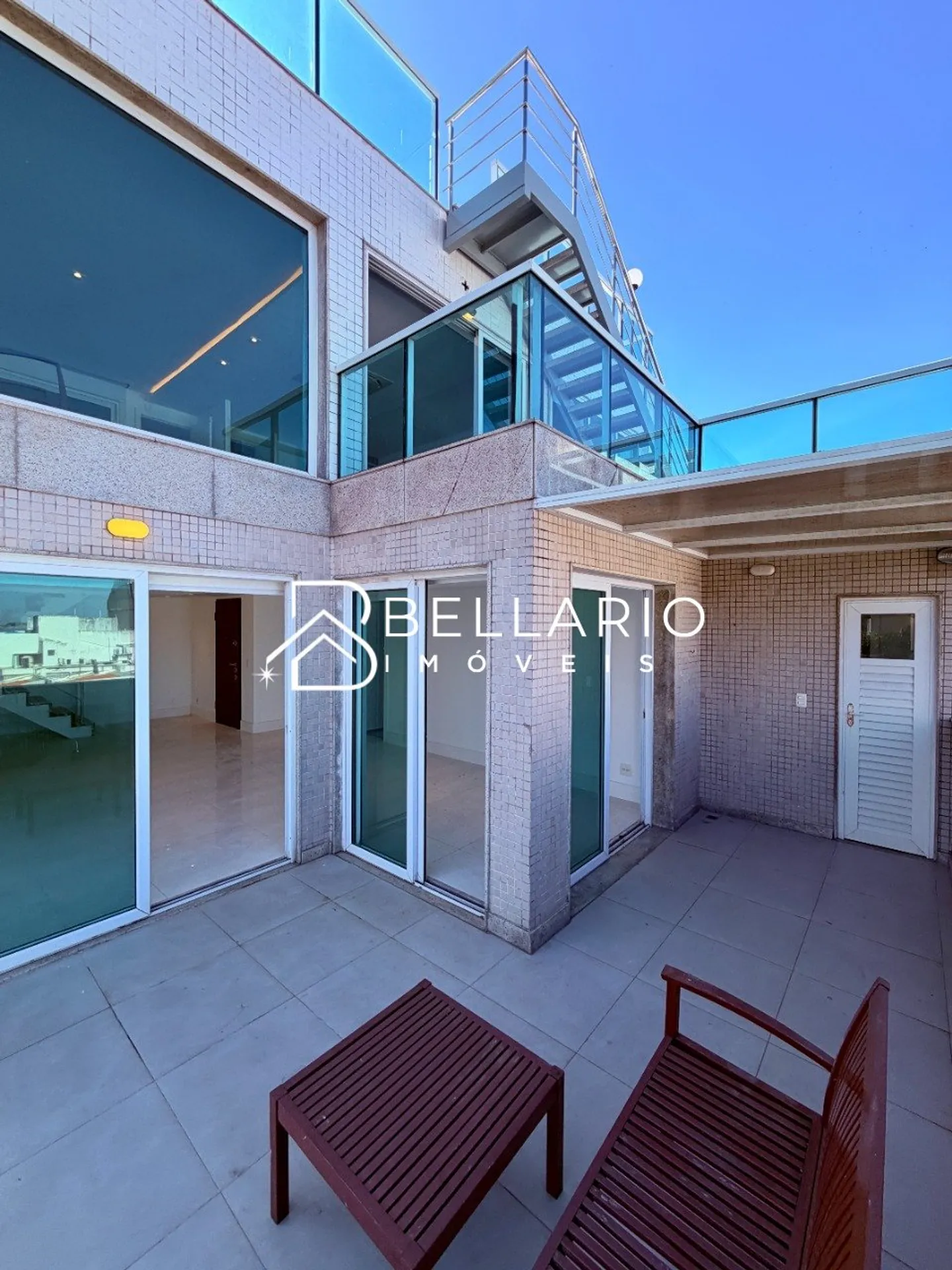 Unfurnished apartment with 3 bedrooms and 4 bathrooms — photo 21