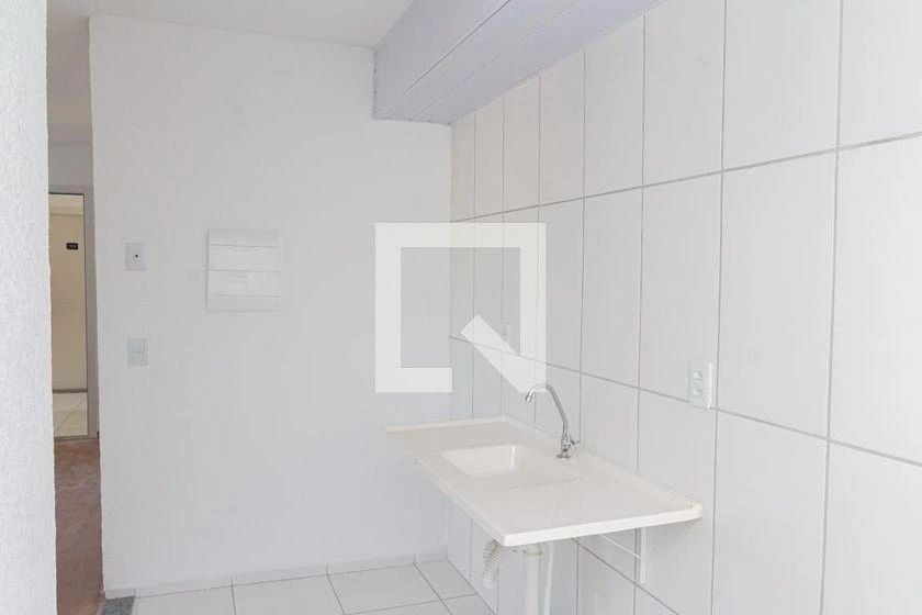 Unfurnished 2-bedroom apartment with 45 m² and wood floors — photo 47