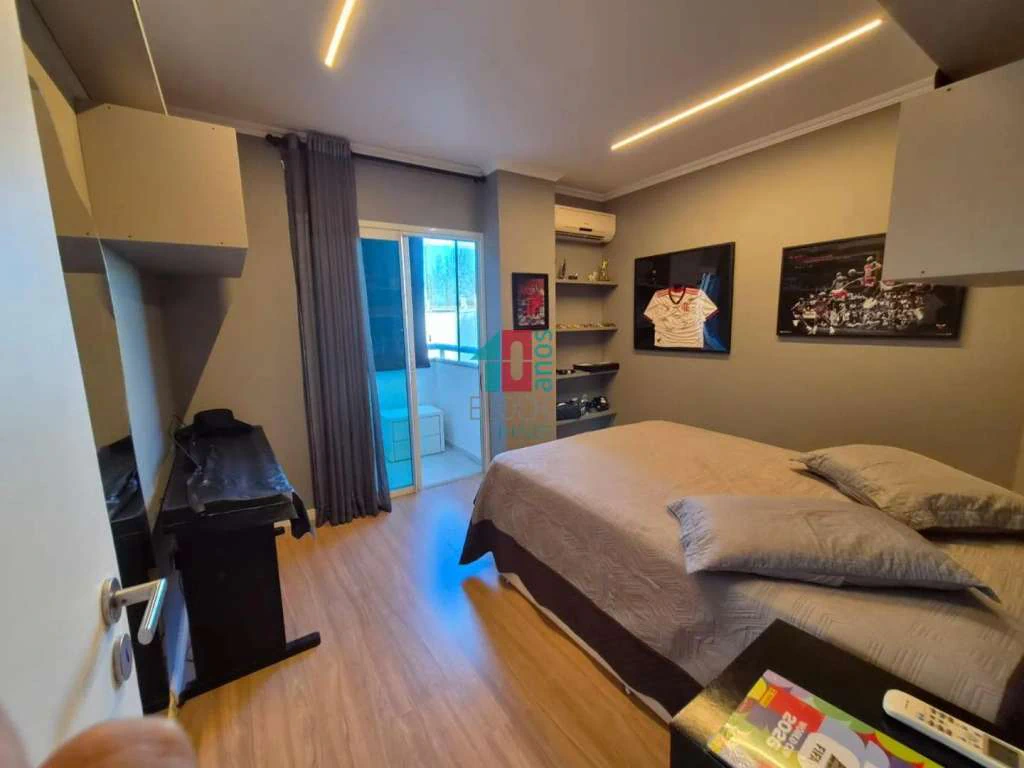 Furnished apartment, 470 m², with floor-to-ceiling windows — photo 18
