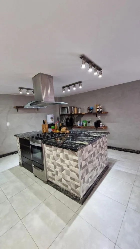 House with 3 bedrooms and an open-plan gas kitchen — photo 16
