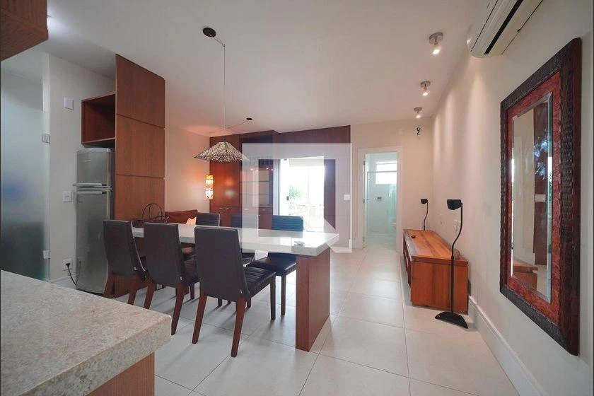 One-bedroom apartment in a building with a gym — photo 9