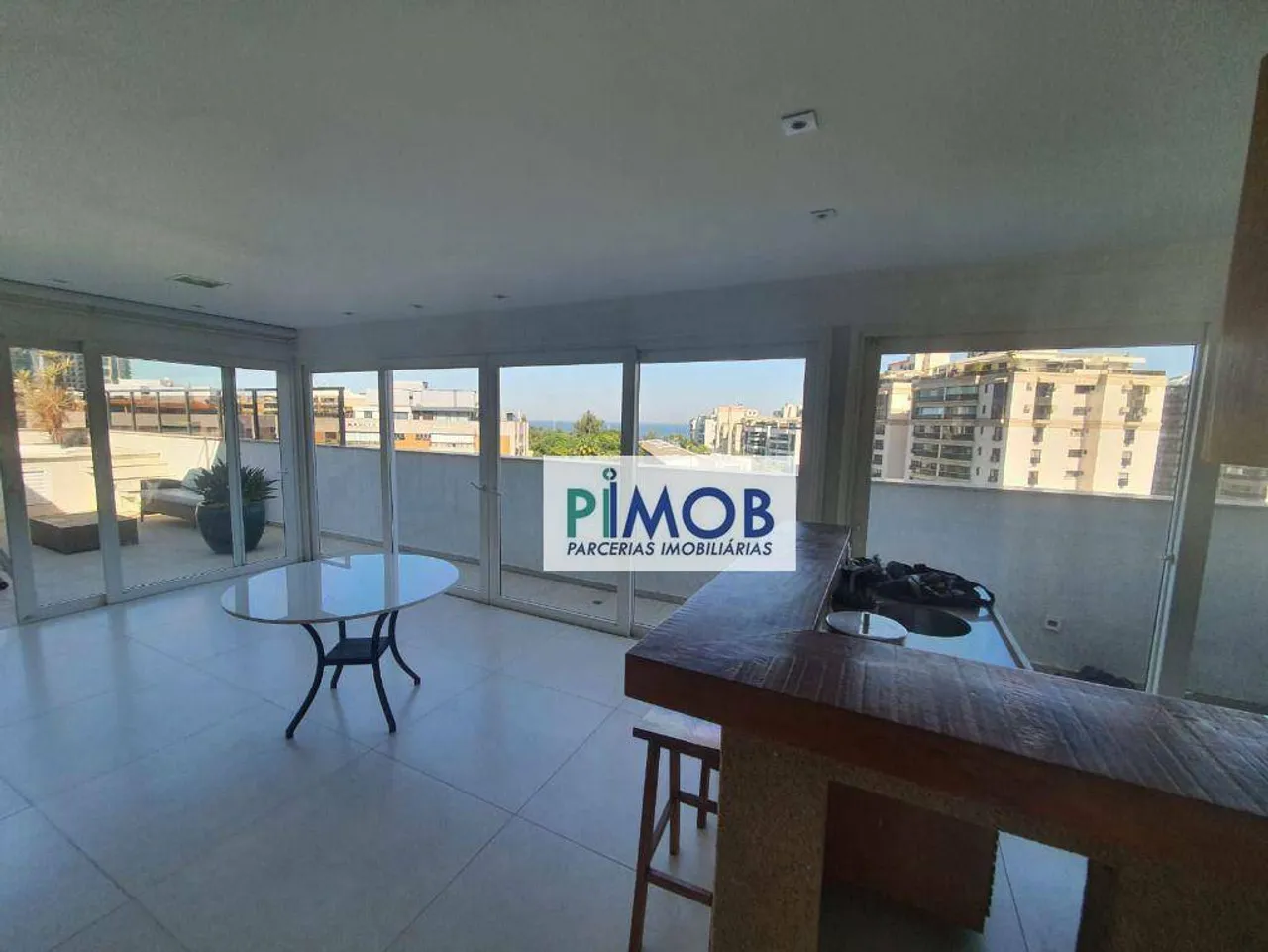 Unfurnished penthouse with 4 bedrooms and floor-to-ceiling windows — photo 2