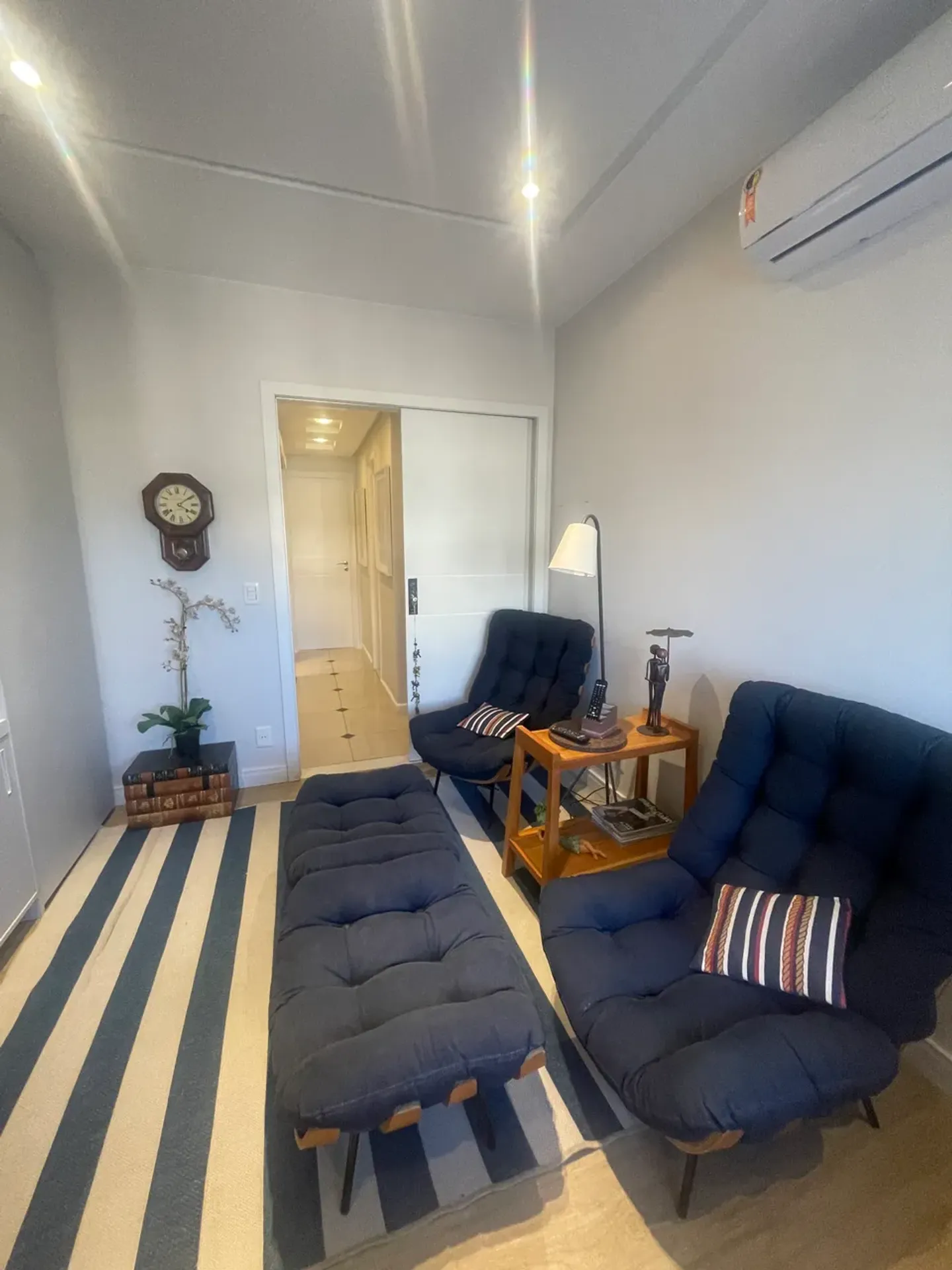 Furnished apartment with 4 bedrooms and 4 bathrooms — photo 17